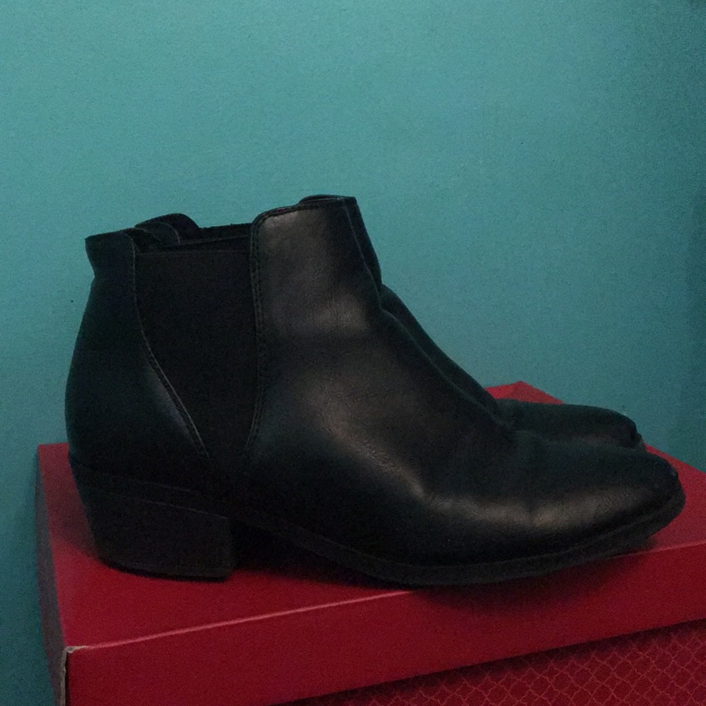 CALL IT SPRING MOILLAN CHELSEA BLACK BOOT